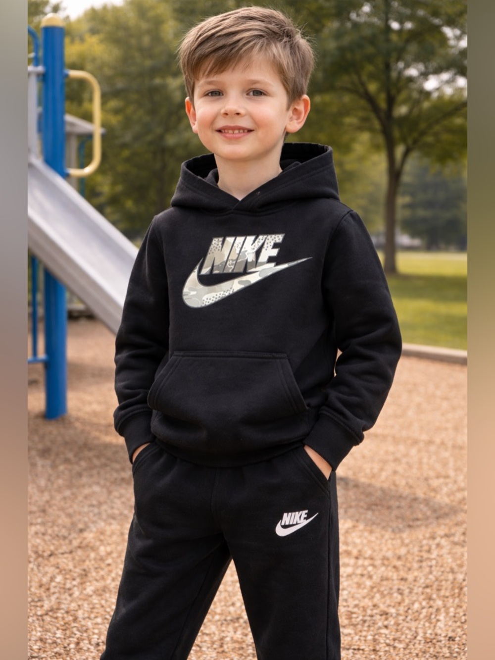 Nike 2 piece set Sweatshirt and Pants size 5/6 Boys Black Camo Logo